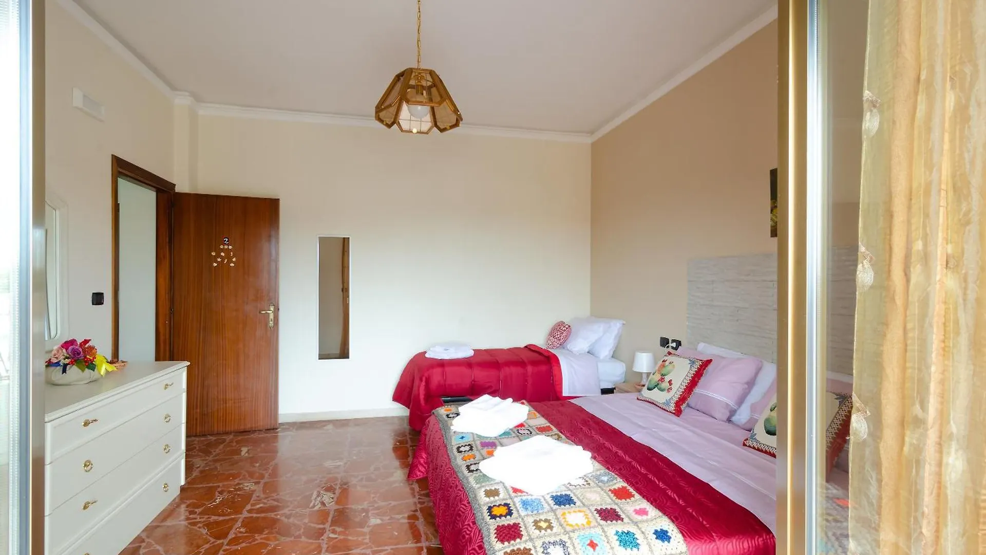 Casa Aurora A Due Passi Dalla Ferrovia 기아레 0*,  이탈리아